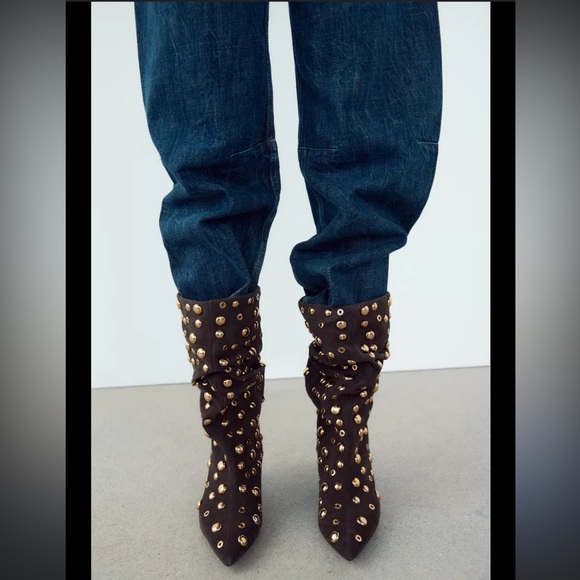 ZARA STUDDED SPLIT SUEDE ANKLE BOOTS - Picture 6 of 12
